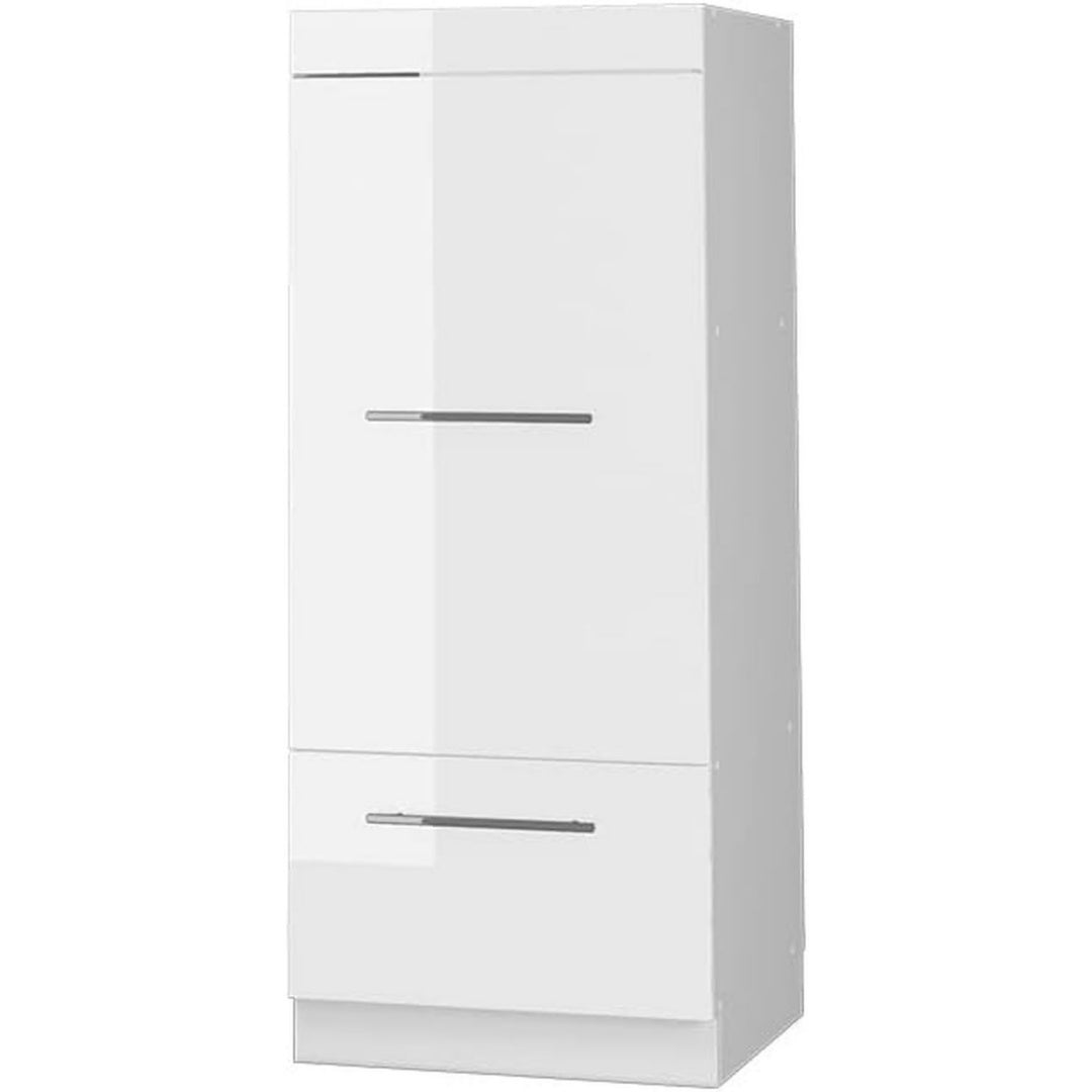 Der Hochschrank setzt auf glaenzende Oberflaechen
