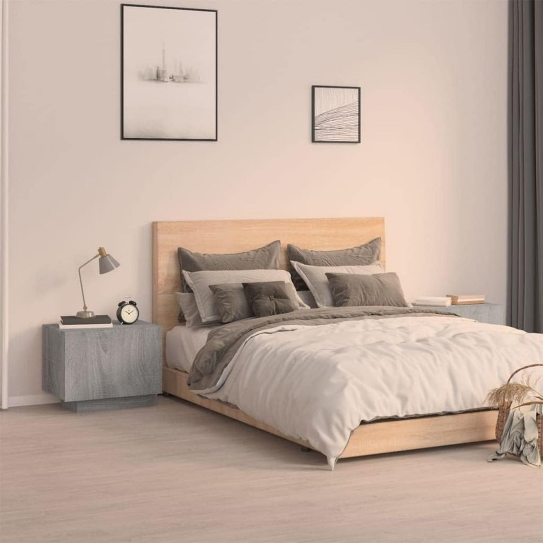 Der Nachttisch misst 100 x 35 x 40 cm