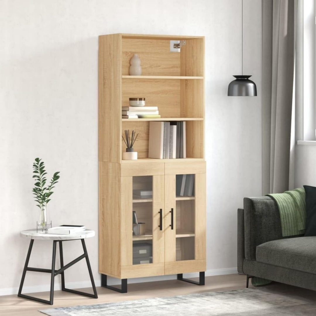Der Hochschrank setzt auf geschlossenen Stauraum in Eichenbraun