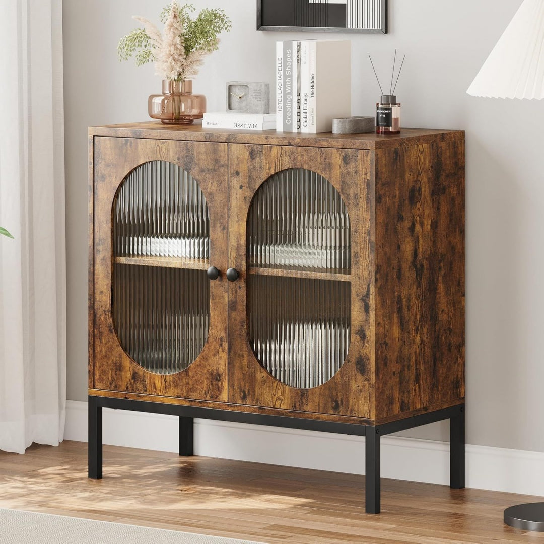 Sideboard aus Holzwerkstoff zeigt Hoehenverstellung